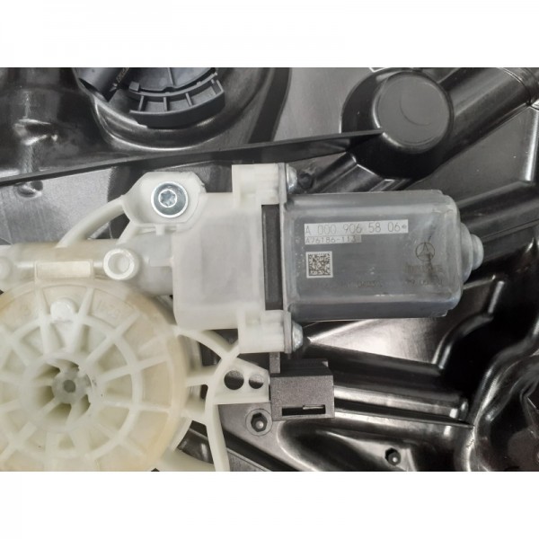 Motor do Elevador da Frente Esquerda – MERCEDES-BENZ GLA-CLASS (H247)