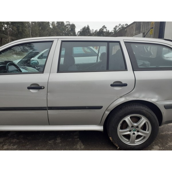 Porta Trás Esquerda – SKODA OCTAVIA I (1U5)