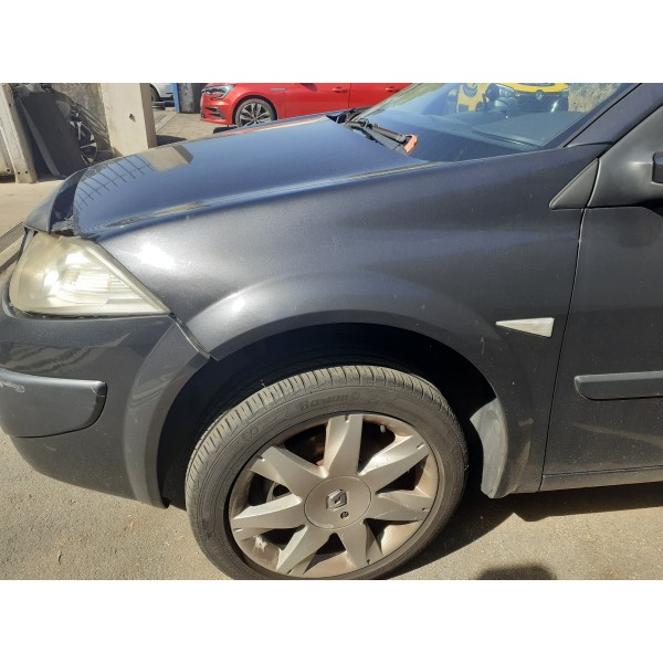 Guarda Lamas Esquerdo – RENAULT MEGANE II (KM_)