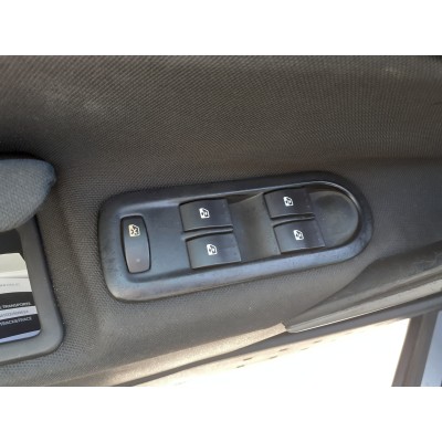 Interruptor dos Vidros – RENAULT MEGANE II (KM_) Interruptor dos Vidros – RENAULT MEGANE II (KM_)