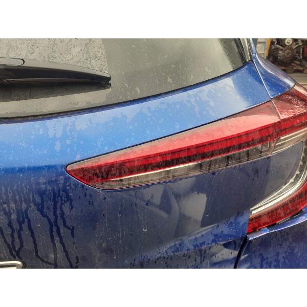 Farolim da Mala Direito – RENAULT CAPTUR II