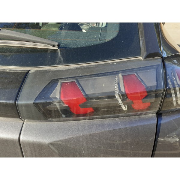 Farolim da Mala Direito – PEUGEOT 2008 II (U_)