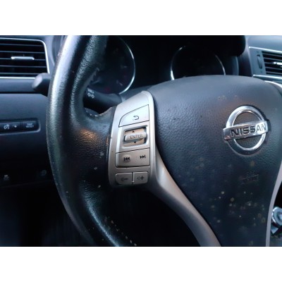 Volante – NISSAN PULSAR (C13)