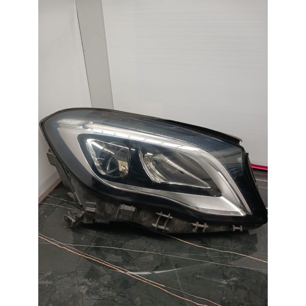 Ótica Direita – MERCEDES-BENZ GLA (X156)