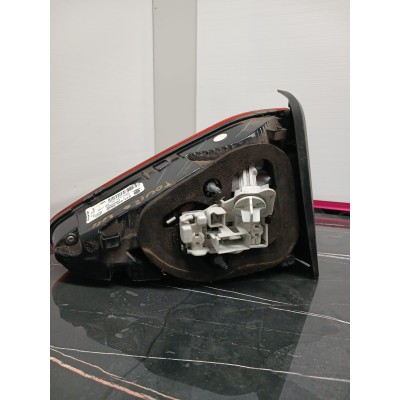 Farolim da Mala Direito – VOLKSWAGEN TOURAN (5T)